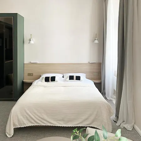 Superstring Design In Prime Location Apartment *